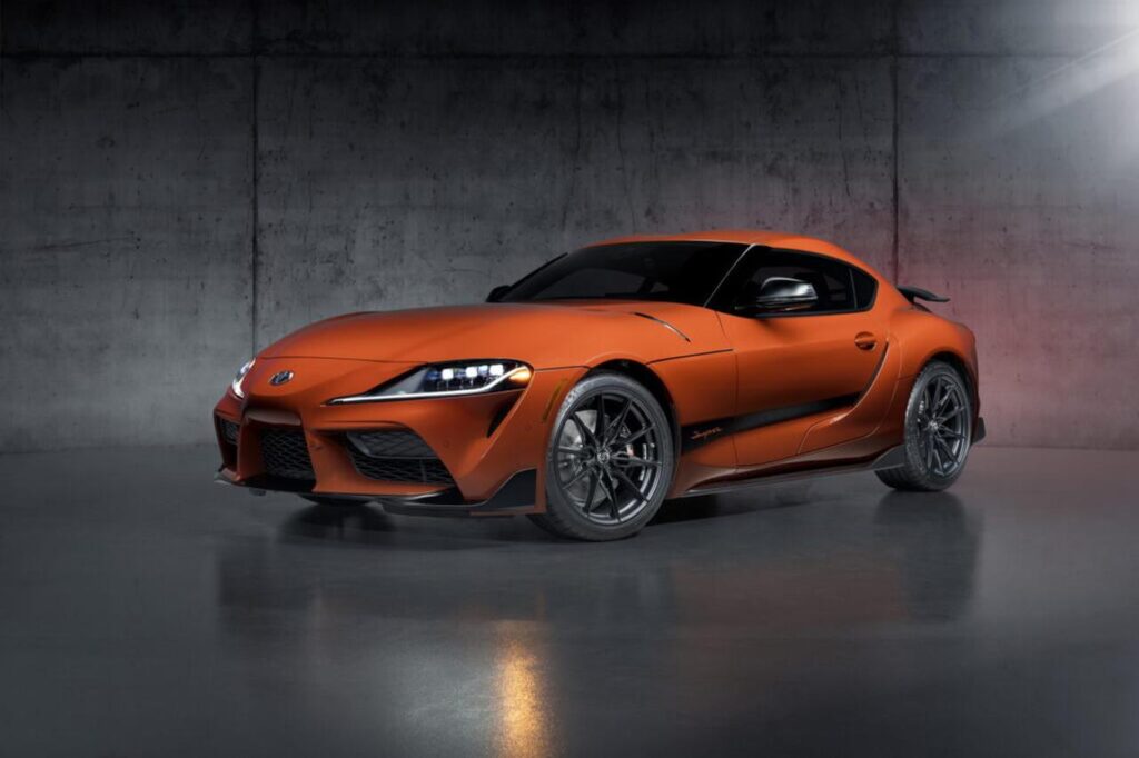 Toyota GR Supra 45th Anniversary Edition: omaggio alla quarta generazione [FOTO e VIDEO]