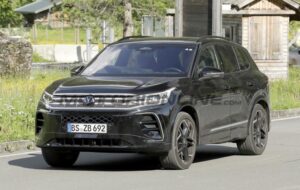 Volkswagen Tiguan 2024: beccata la nuova generazione, anche in versione R-Line [FOTO SPIA]