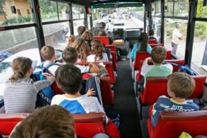 Autista ubriaco e drogato fermato prima di partire col bus pieno di bambini in gita scolastica