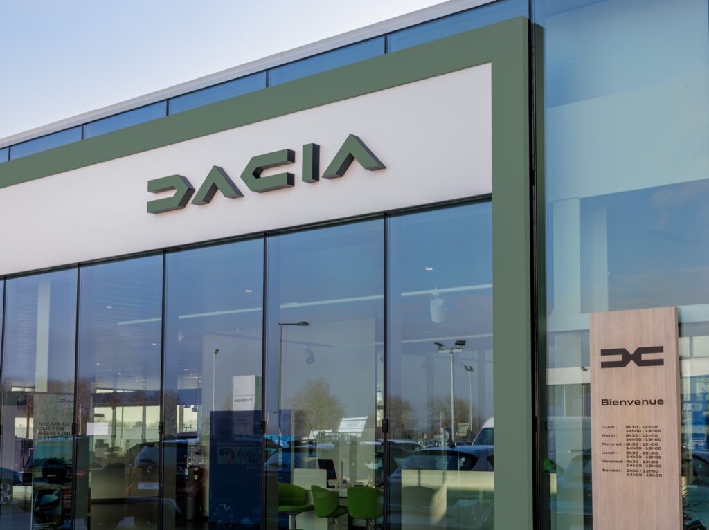 Dacia: leader nel mercato auto privati, con Sandero best seller