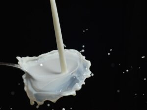 Latte e Vodka trasformati in benzina per auto: dagli USA incredibile scoperta