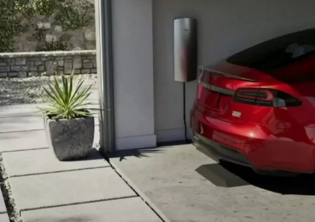 Tesla potrebbe acquisire una società tedesca di ricarica wireless per auto elettriche