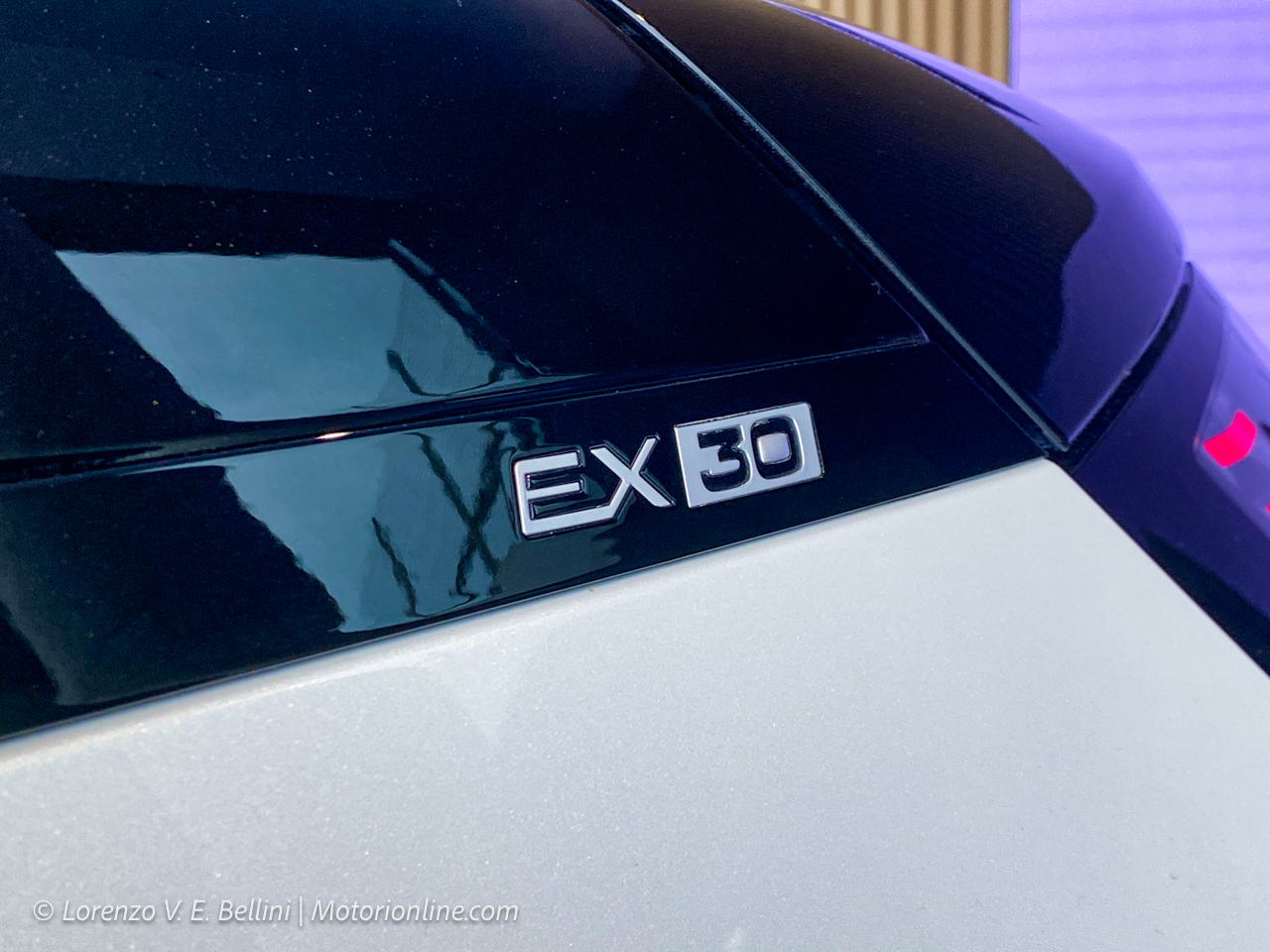 Volvo EX30 - Logo