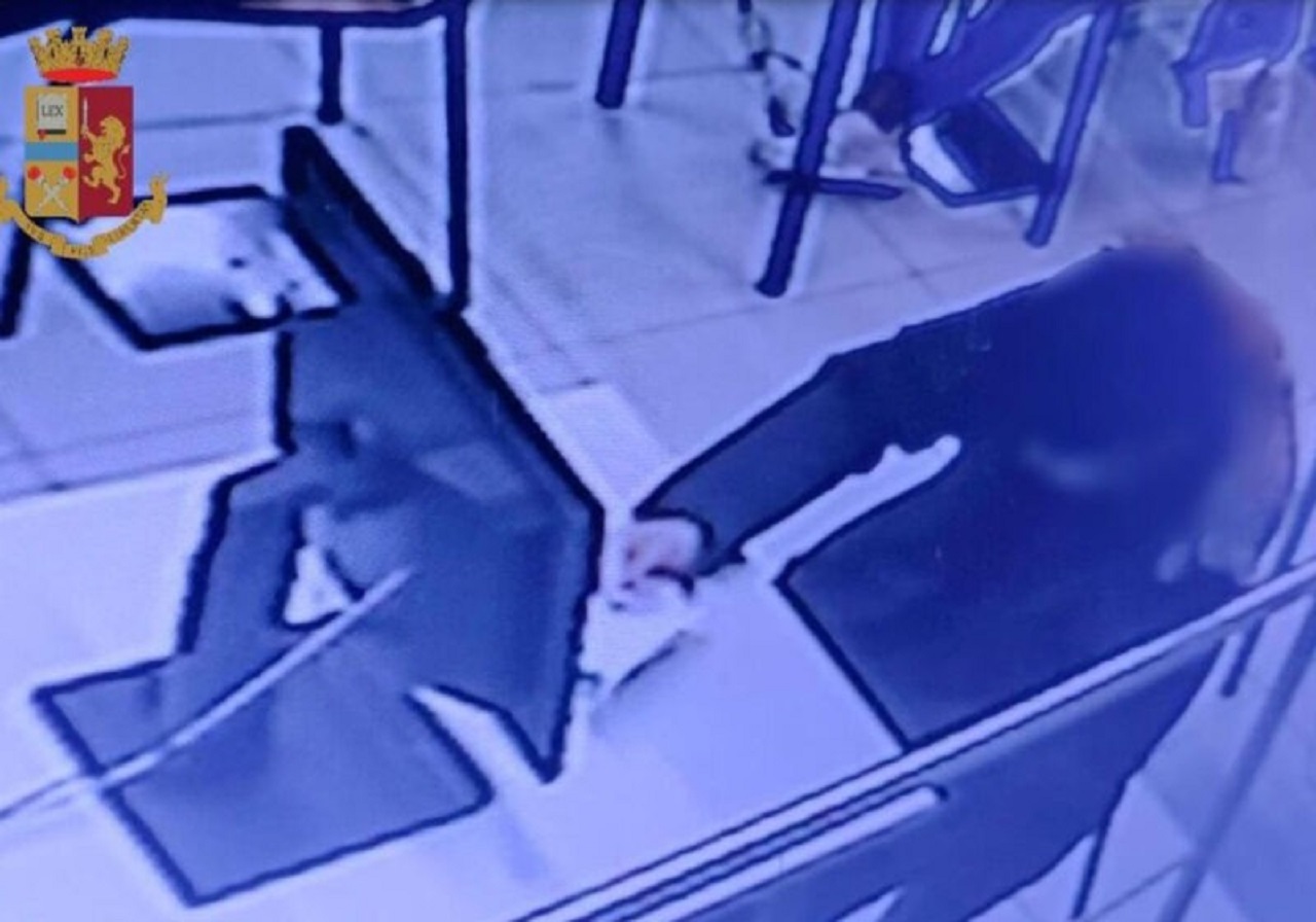 Inghiotte auricolare all’esame della patente: denunciato