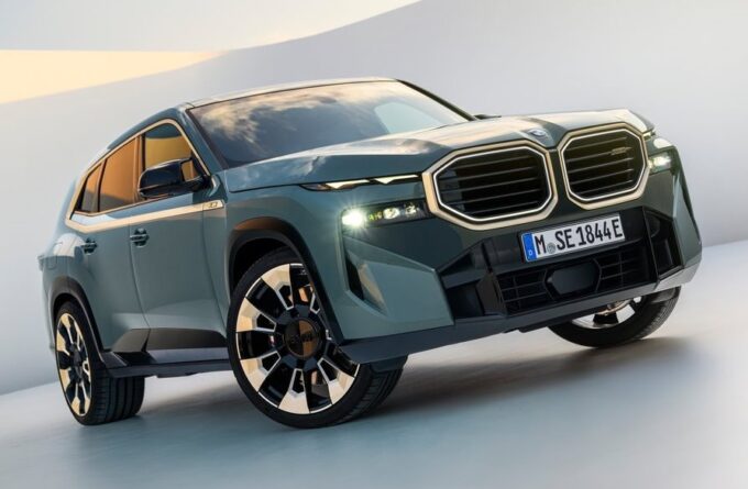 BMW XM: eleganza e potenza per il nuovo SUV ibrido presentato da Autotorino [VIDEO]