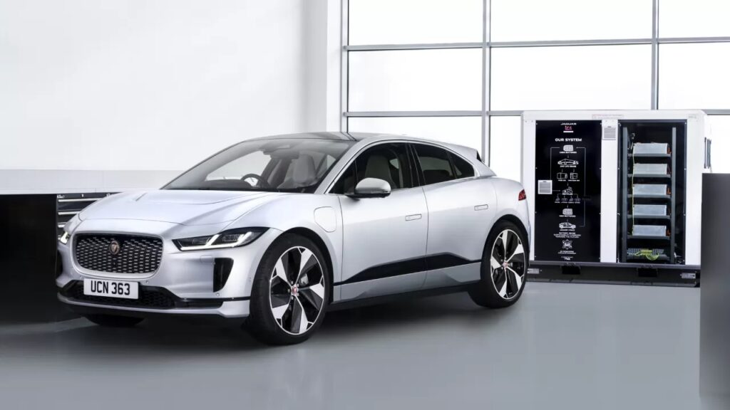 Jaguar Land Rover non cambierà la sua strategia sui BEV anche se il divieto ICE sarà rinviato