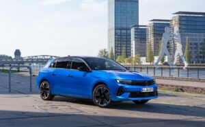 Nuova Opel Astra Electric: divertimento alla guida senza produrre emissioni [FOTO e VIDEO]