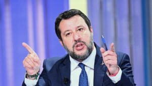 Salvini: “Bisogna intervenire sulle multe non pagate dagli stranieri”