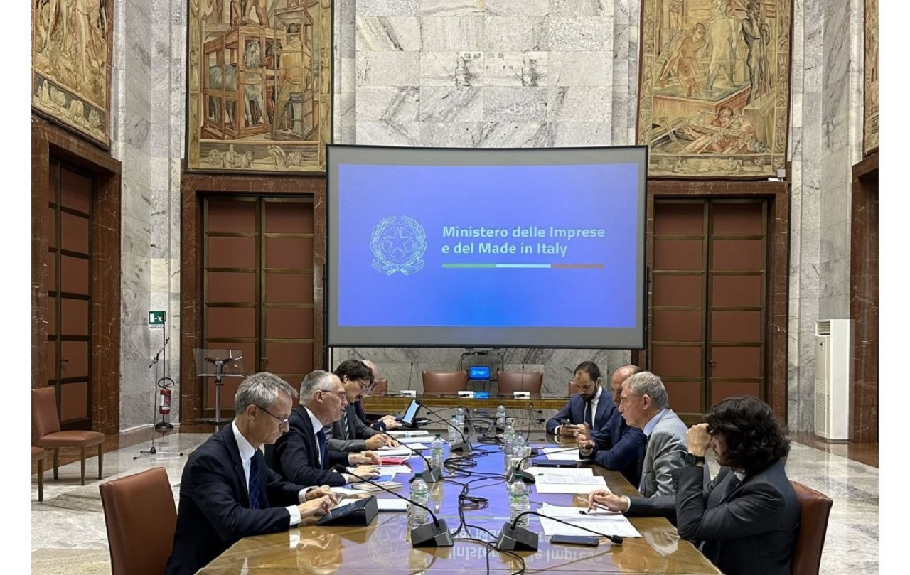 Stellantis annuncia continui investimenti in Italia in accordo con il governo