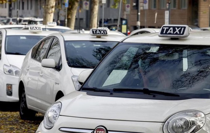 Carenza Taxi, Udicon: “Situazione inaccettabile nelle principali città italiane”