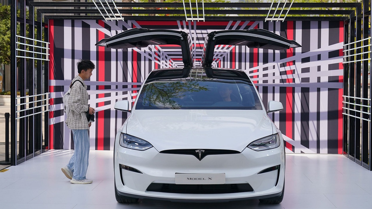 Tesla ha sovrastimato l’autonomia delle sue auto?