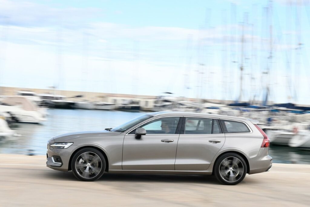 Volvo V60 Recharge 2023