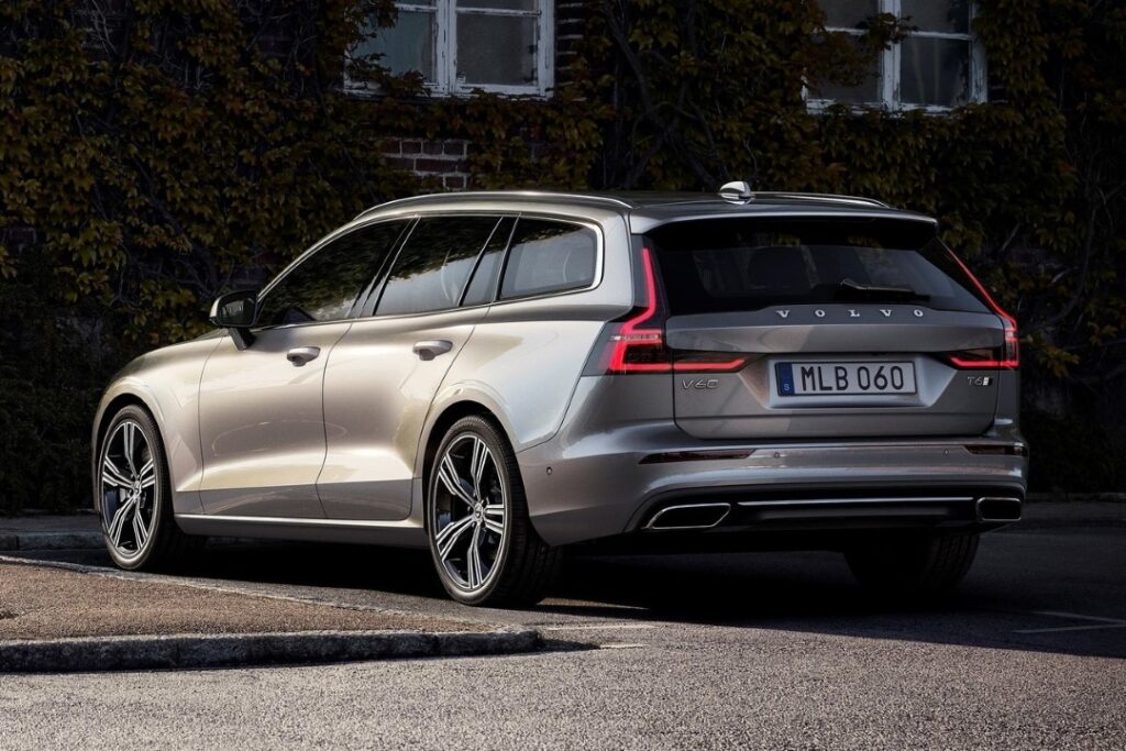 Volvo V60 Recharge 2023