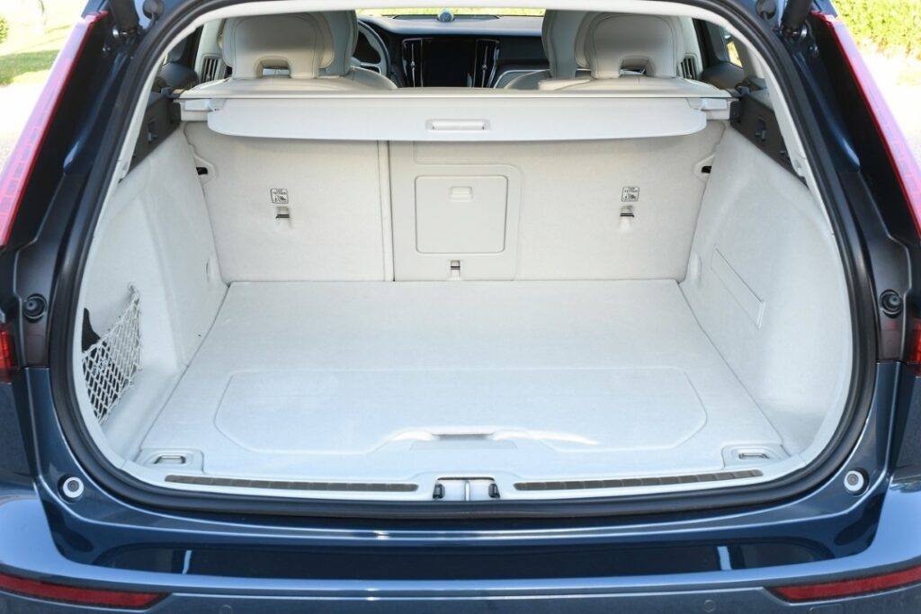 Volvo V60 Recharge 2023