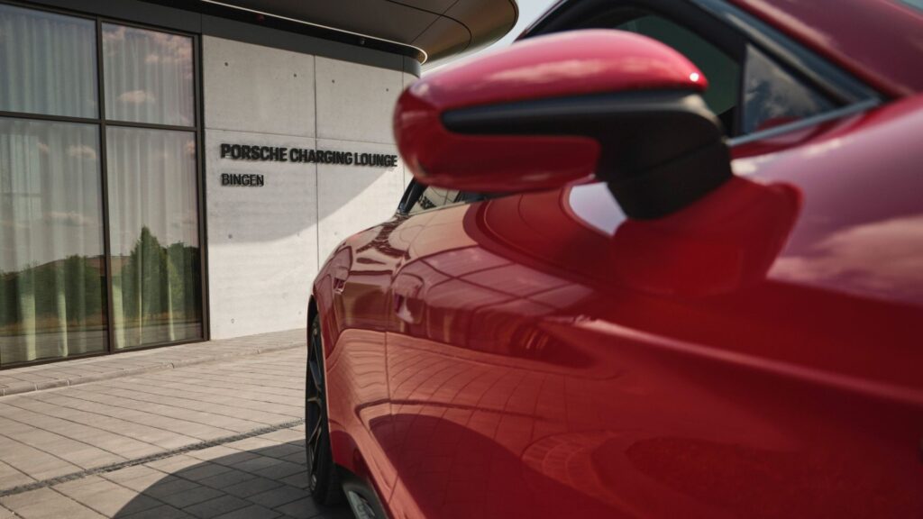 Ecco cosa faranno i clienti Porsche mentre ricaricheranno la propria auto