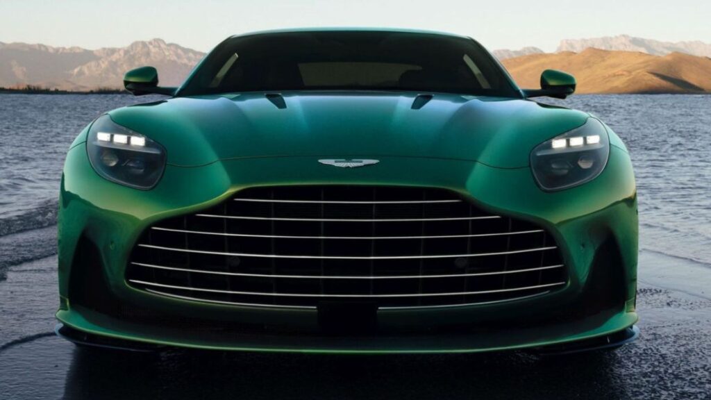Aston Martin DB12 Volante
