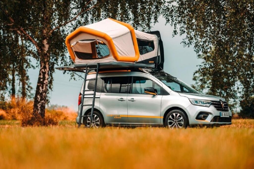 Bürstner Micro Camper Habiton: ecco il mini camper allestito sulla base di Renault Kangoo [VIDEO]