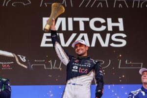 Jaguar TCS Racing conferma Mitch Evans per la stagione 2024 di Formula E