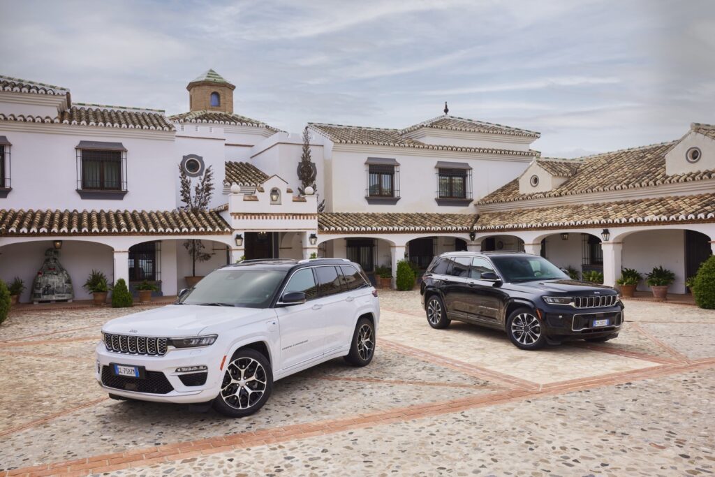 Grand Cherokee 4xe Plug in Hybrid 2023: domande, risposte e caratteristiche