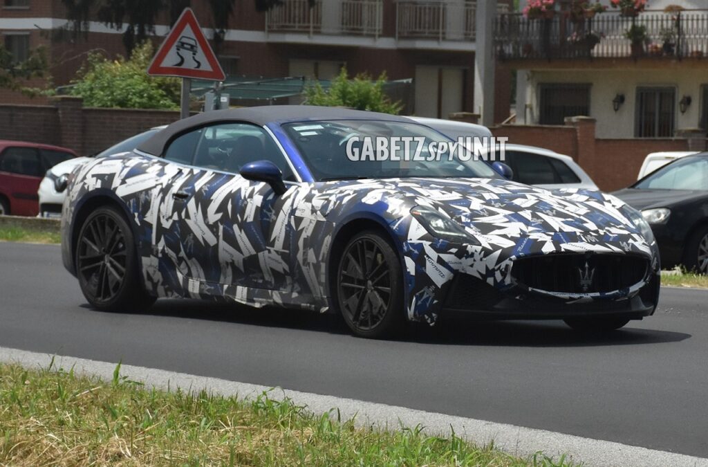 Maserati GranCabrio Modena avvistata in strada [FOTO SPIA]