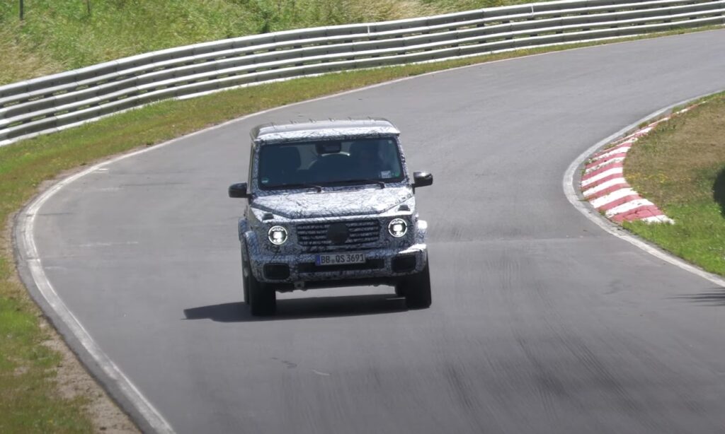 Mercedes Classe G 2024: il restyling in pista al Nurburgring [VIDEO SPIA]