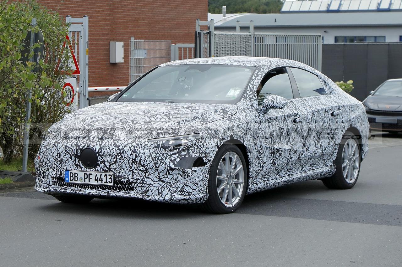 Mercedes EQA Sedan - Foto Spia 17-08-2023