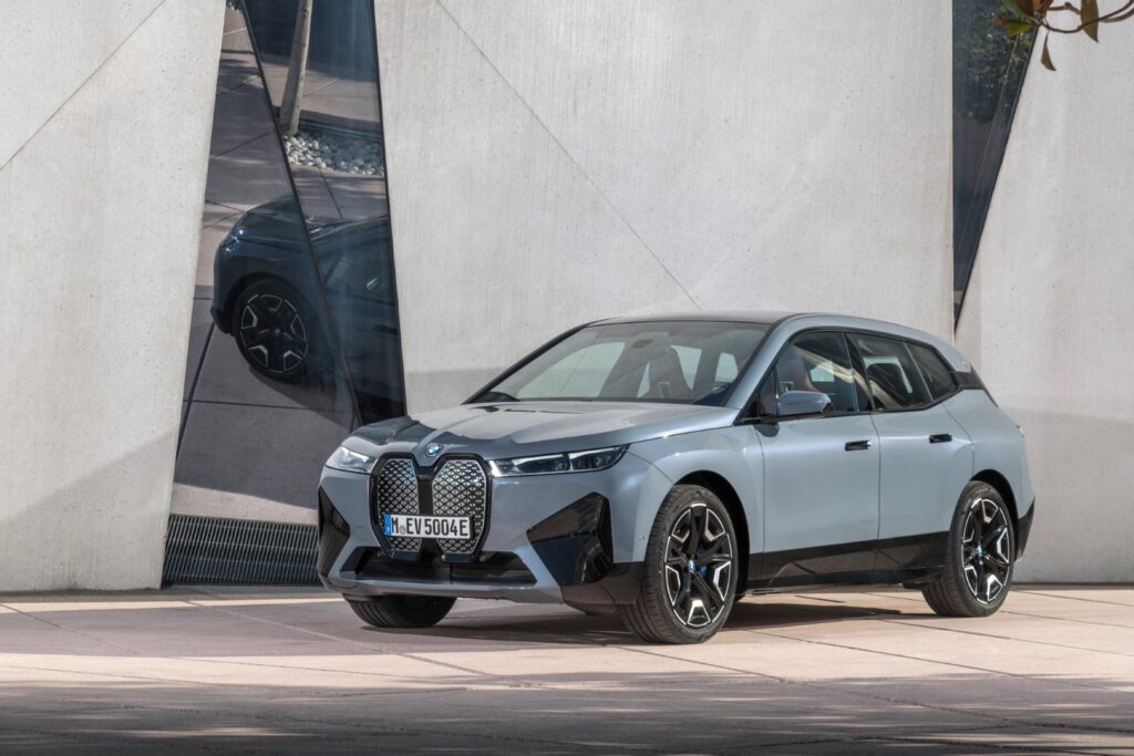 BMW presenta le sue novità all'IAA Mobility 2023