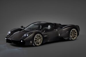 Pagani Utopia regina della festa per i 25 anni del brand alla Monterey Car Week 2023