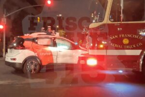 Robotaxi Cruise si schianta contro camion dei pompieri a San Francisco [VIDEO]