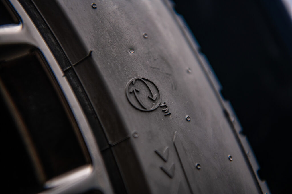 Pirelli: arriva il logo per pneumatici con materiali sostenibili [VIDEO]