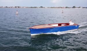 Venmar Lido 32: la prova della barca con motore sostenibile [VIDEO]