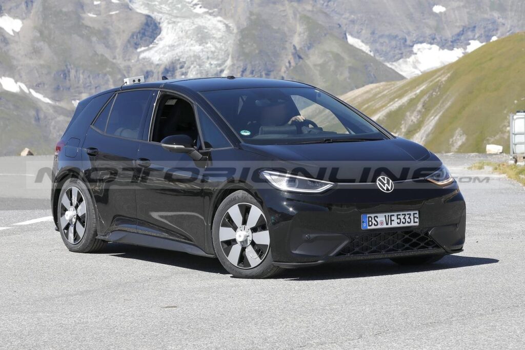 Volkswagen ID.3 GTX: primo avvistamento della versione sportiva [FOTO SPIA]