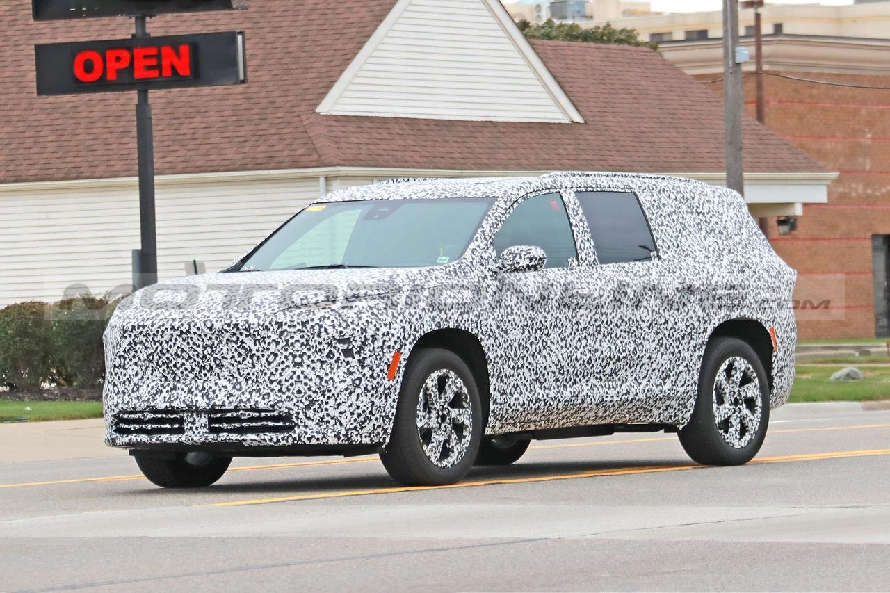 Buick Enclave 2025 - Foto Spia 24-10-2023