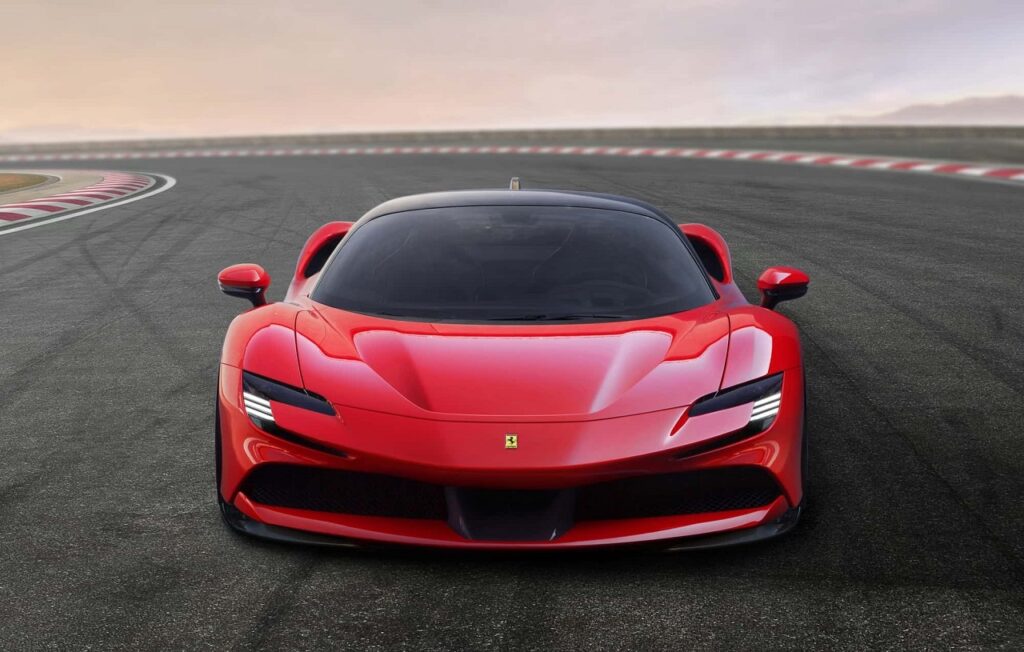 Ferrari elettrica sempre più vicina: il CEO Vigna ha provato il prototipo