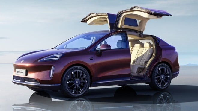 GAC Aion ha presentato il suo nuovo SUV elettrico Hyper HT. Arriverà in Europa?
