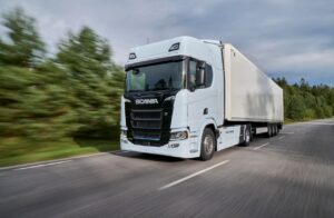 Scania: via alla produzione dei camion elettrici a lungo raggio