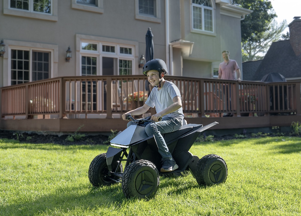 Tesla Cyberquad per bambini è finalmente disponibile in Italia