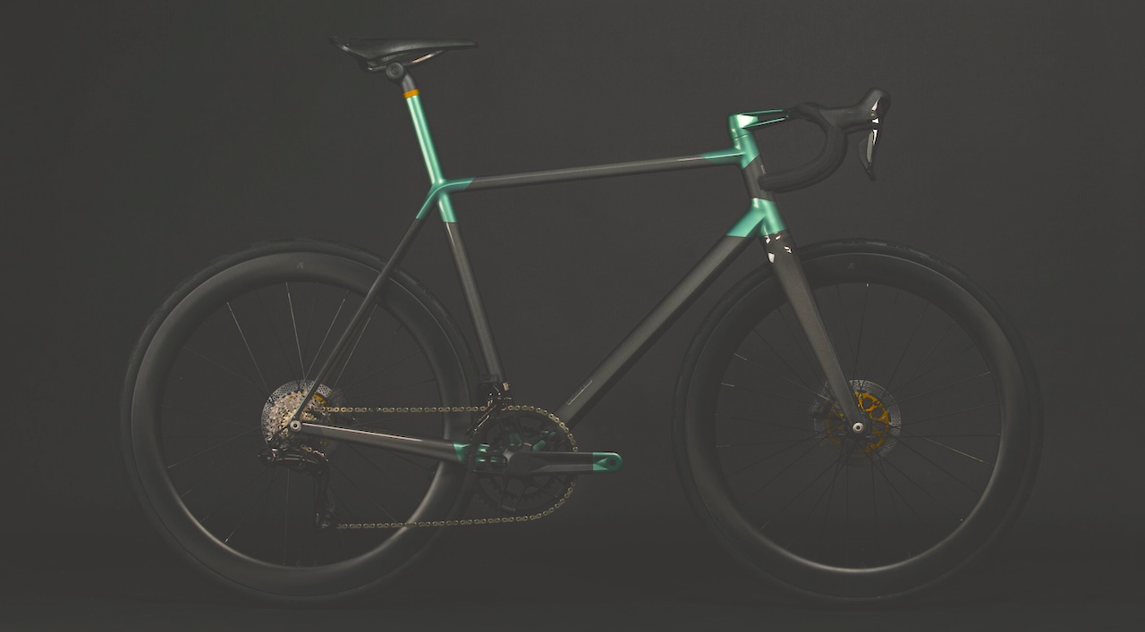 Aston Martin: non solo auto, arriva la bicicletta J.Laverack .1R