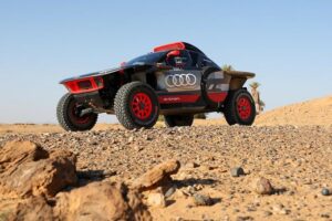 Audi RS Q e-tron: Dakar 2024 nel mirino con più sicurezza, potenza e leggerezza [FOTO]