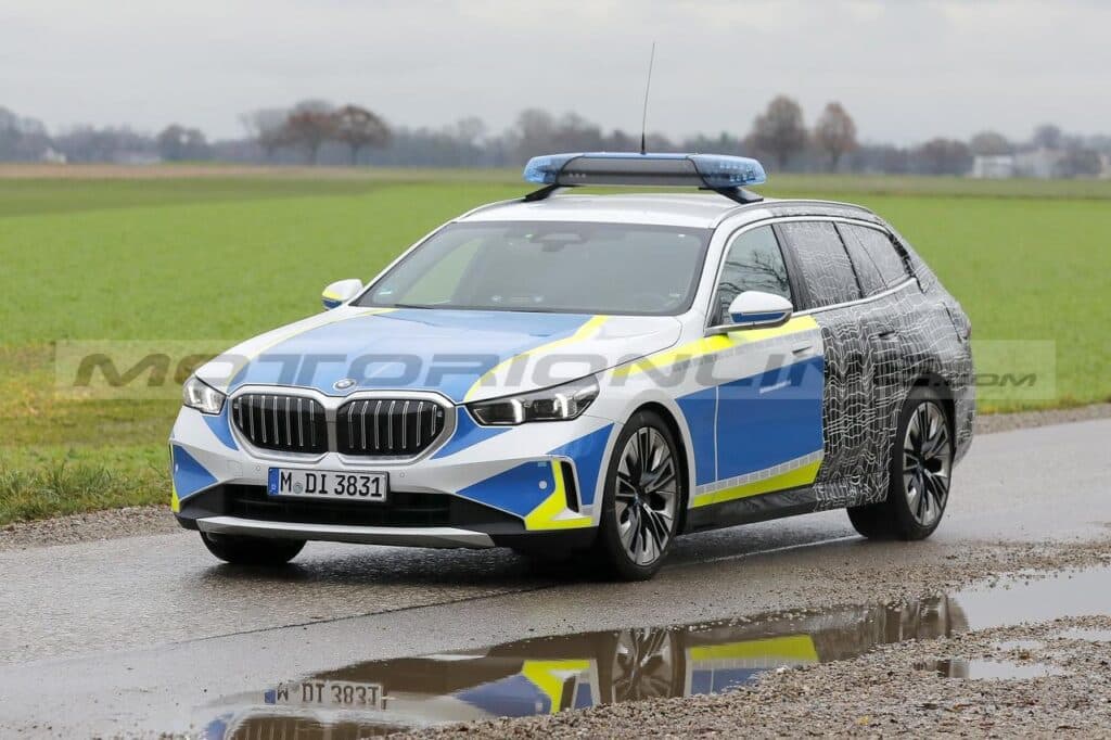 BMW Serie 5 Touring: test su strada per la versione destinata alla Polizia tedesca [FOTO SPIA]