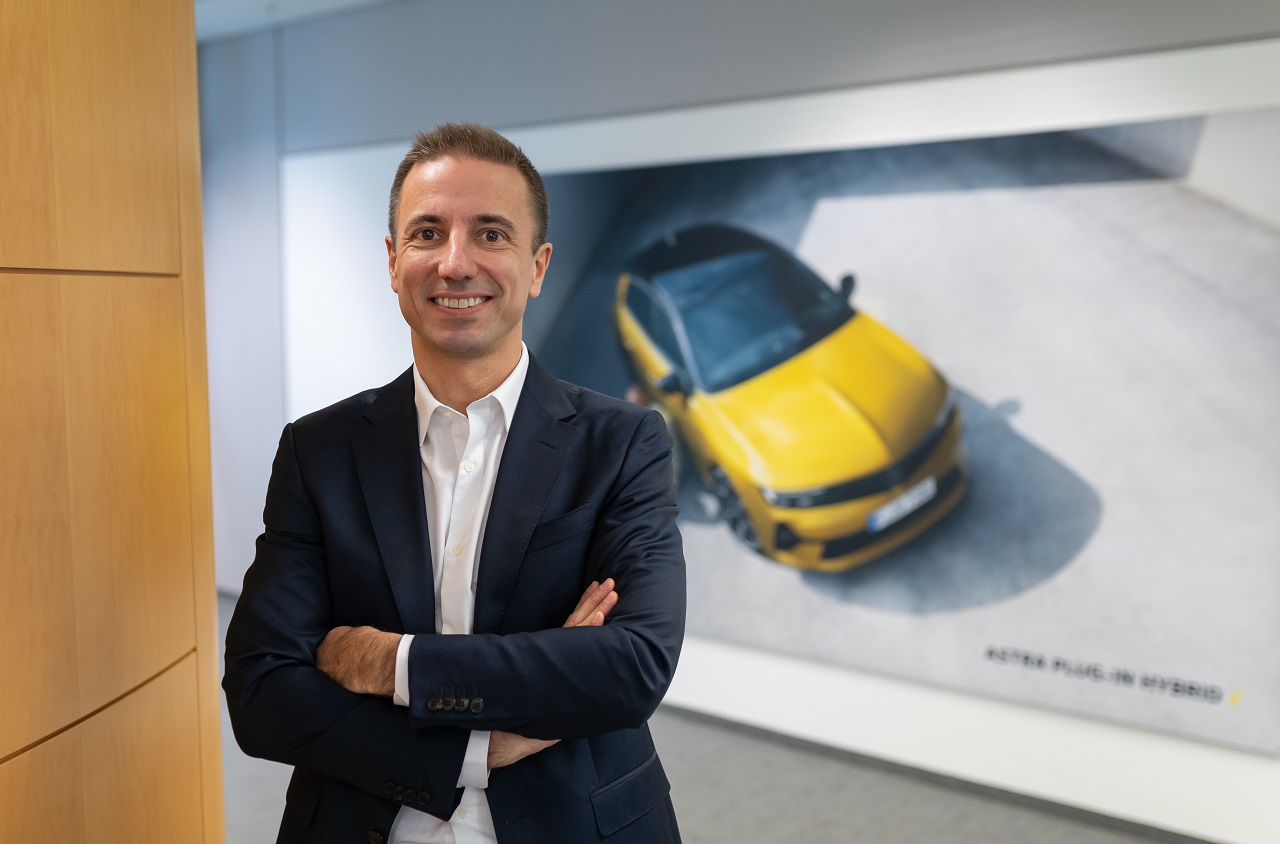 Opel: le novità per il 2024 annunciate dal CEO Florian Huettl