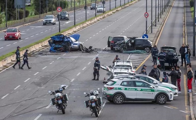 Milano, incidente su viale Forlanini: morti due ragazzi di 24 e 26 anni. In sei in auto, tornavano da una festa di Halloween