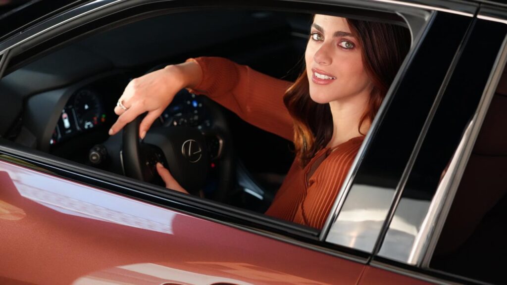 Lexus LBX: Miriam Leone è la nuova ambassador del SUV