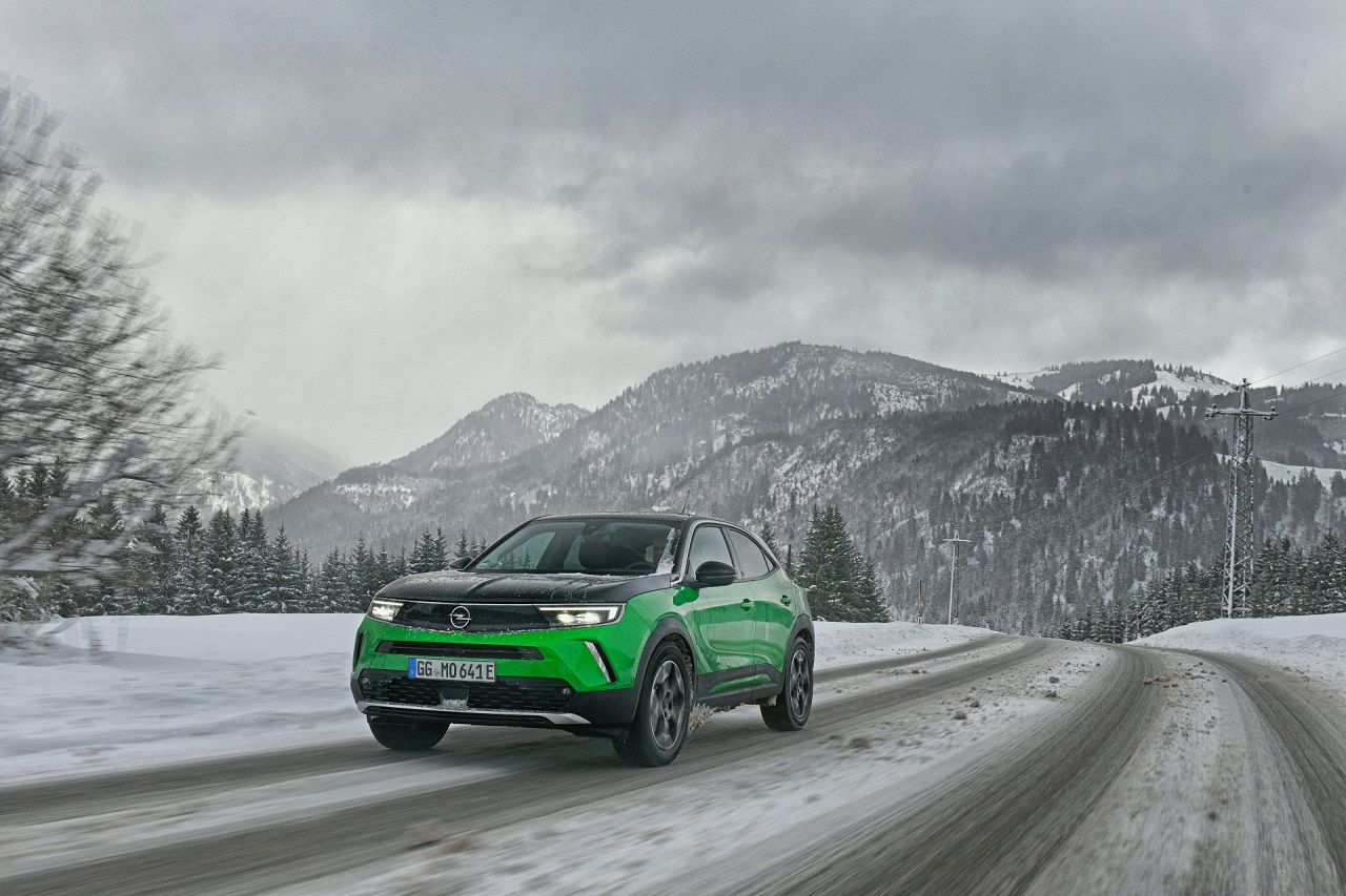 Opel Mokka Electric: comfort e benessere anche sulla neve