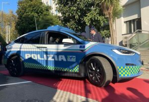 Tesla Model X, l’elettrica pronta a entrare in servizio con la Polizia Stradale del Veneto