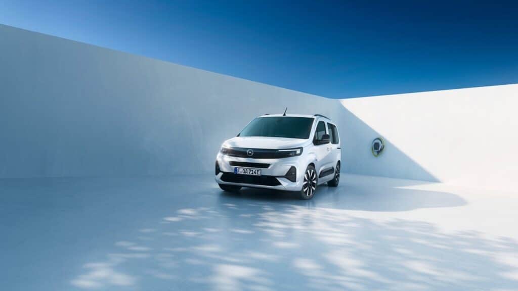 Zafira Electric e Combo Electric 2024: le novità di Opel per la mobilità elettrica