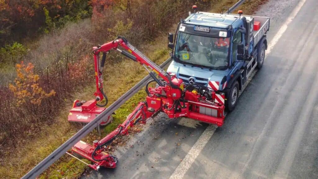 Come Mercedes-Benz sta esplorando la tecnologia della combustione di idrogeno con l’Unimog