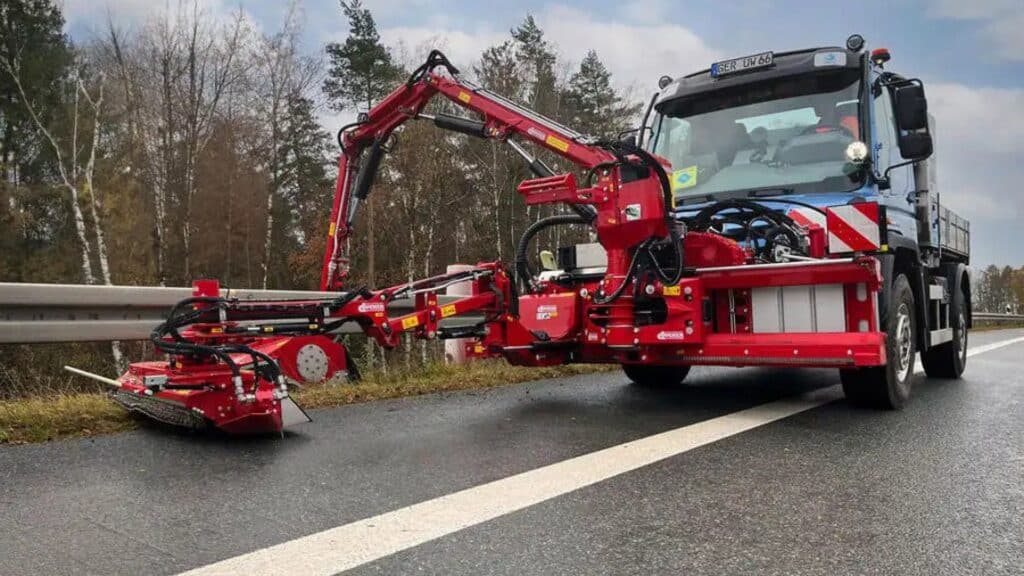 Come Mercedes-Benz sta esplorando la tecnologia della combustione di idrogeno con l’Unimog