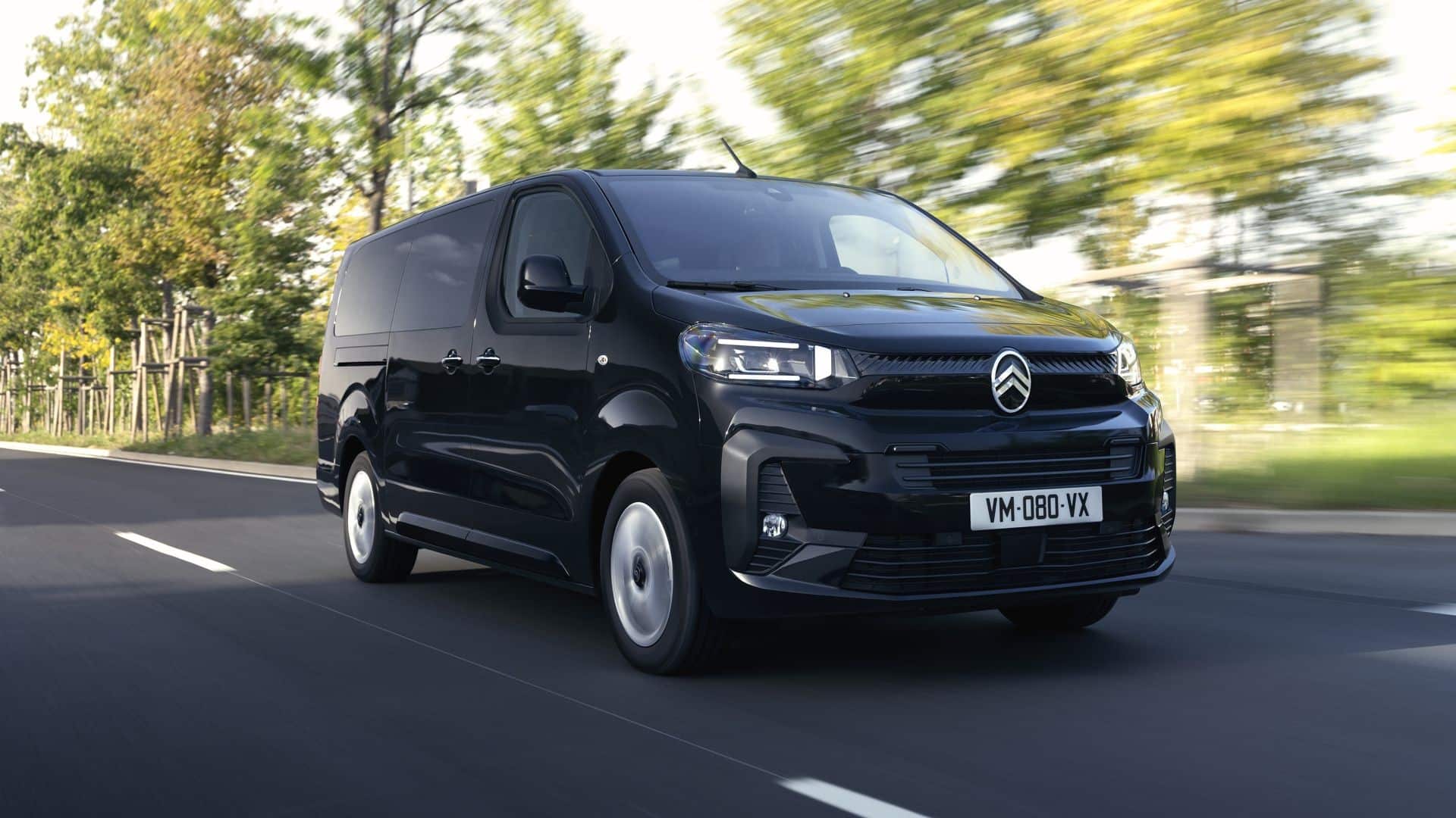 Come è fatto il Citroën ë-spacetourer 2024: caratteristiche e prestazioni del MPV elettrico