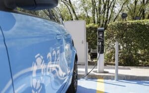 Anche Telepass si dà all’elettrico: nuova partnership con A2A per la ricarica